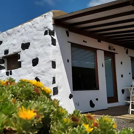 Tabaiba Suites - Macaronesiahomes * La Asomada (Lanzarote)